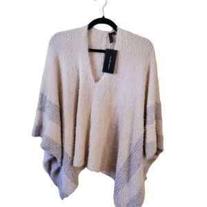 Moon & Madison NWT Fluffy Cream Gray Blanket Poncho Size XS